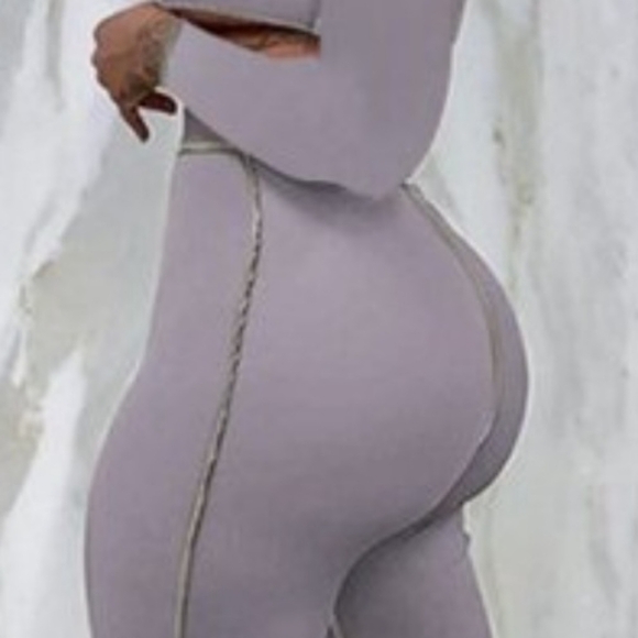 Gray Lettuce Trim Cutout Mock Neck long Sleeved Pants Set. Size XL - Picture 4 of 5